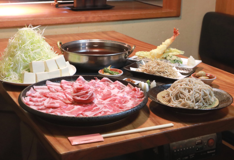 笑顔の卒業/卒団祝いに！【春の歓送迎会◆2時間飲み放題付】芋豚のネギしゃぶと春菜天ぷらと〆の十割そば