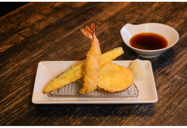 A：揚げたて 天ぷらすセット（蕎麦の価格は別）
