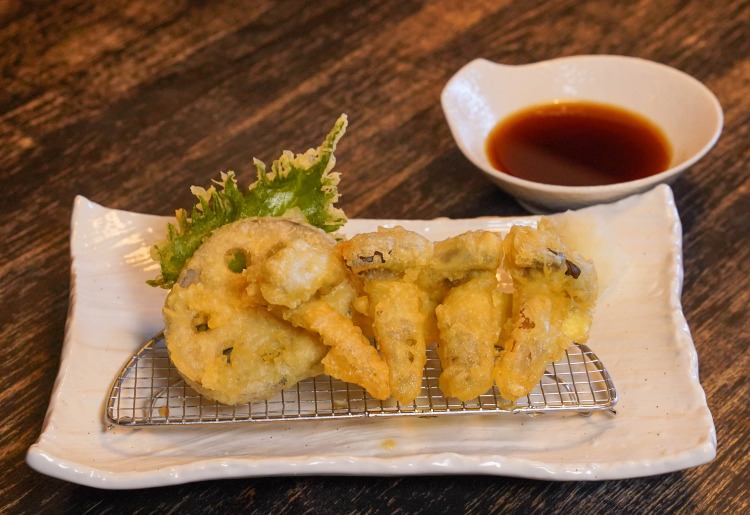 【ディナー限定】大黒しめじと野菜天盛り合わせ