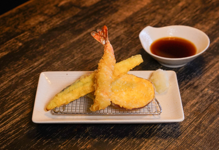 お蕎麦の最適セット！黒船名物テンプラス